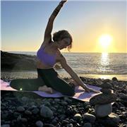 Clases de yoga, pilates, acquagym, natacion con nevels diferentes que se adaptan a cada personas